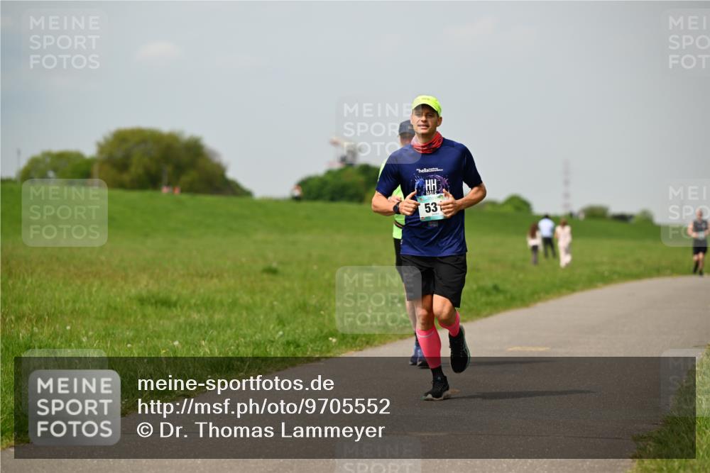 10.05.2026 - 8. Wedeler Halbmarathon Dr. Thomas Lammeyer http://msf.ph/oto/9705552 10.05.2026 11:54:39 Laufen  meine-sportfotos.de