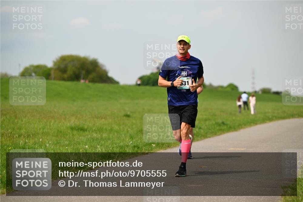 10.05.2026 - 8. Wedeler Halbmarathon Dr. Thomas Lammeyer http://msf.ph/oto/9705555 10.05.2026 11:54:39 Laufen  meine-sportfotos.de