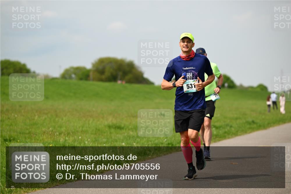 10.05.2026 - 8. Wedeler Halbmarathon Dr. Thomas Lammeyer http://msf.ph/oto/9705556 10.05.2026 11:54:40 Laufen 531 meine-sportfotos.de
