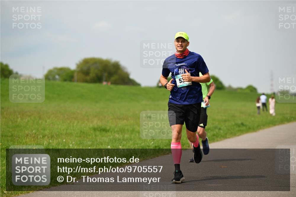 10.05.2026 - 8. Wedeler Halbmarathon Dr. Thomas Lammeyer http://msf.ph/oto/9705557 10.05.2026 11:54:40 Laufen  meine-sportfotos.de