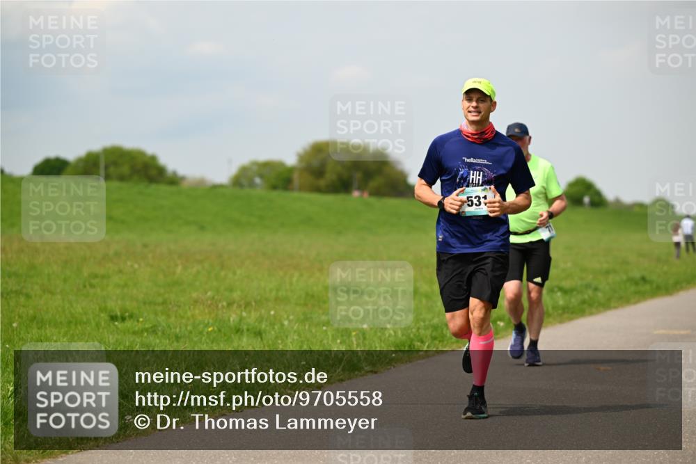 10.05.2026 - 8. Wedeler Halbmarathon Dr. Thomas Lammeyer http://msf.ph/oto/9705558 10.05.2026 11:54:40 Laufen  meine-sportfotos.de
