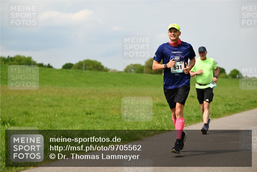 10.05.2026 - 8. Wedeler Halbmarathon Dr. Thomas Lammeyer http://msf.ph/oto/9705562 10.05.2026 11:54:41 Laufen 531 meine-sportfotos.de