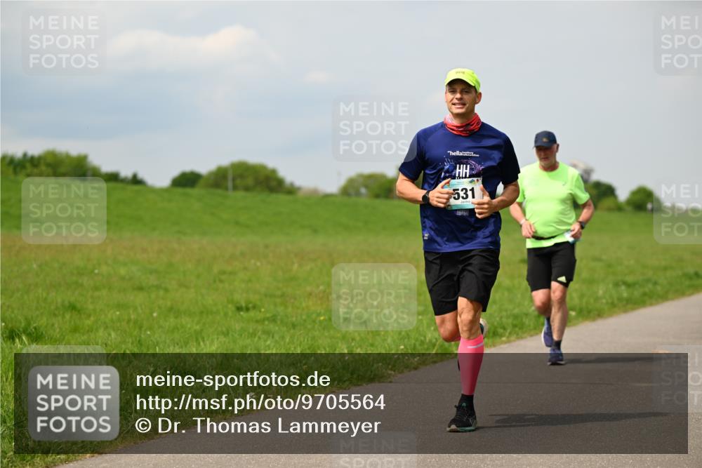 10.05.2026 - 8. Wedeler Halbmarathon Dr. Thomas Lammeyer http://msf.ph/oto/9705564 10.05.2026 11:54:41 Laufen 531 meine-sportfotos.de