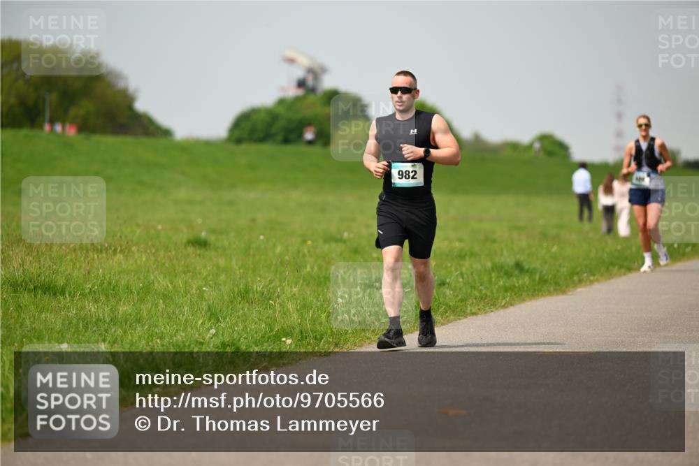10.05.2026 - 8. Wedeler Halbmarathon Dr. Thomas Lammeyer http://msf.ph/oto/9705566 10.05.2026 11:54:54 Laufen 982 meine-sportfotos.de