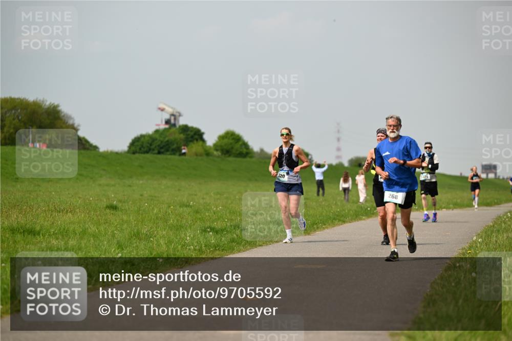 10.05.2026 - 8. Wedeler Halbmarathon Dr. Thomas Lammeyer http://msf.ph/oto/9705592 10.05.2026 11:54:58 Laufen 320, 268, 229 meine-sportfotos.de