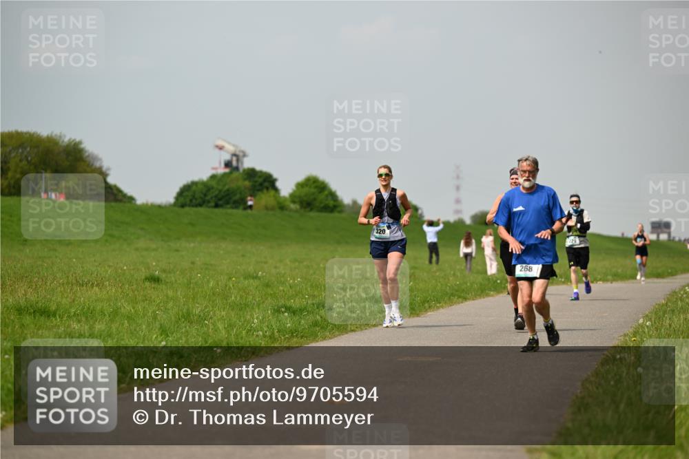 10.05.2026 - 8. Wedeler Halbmarathon Dr. Thomas Lammeyer http://msf.ph/oto/9705594 10.05.2026 11:54:58 Laufen 320, 268, 229 meine-sportfotos.de