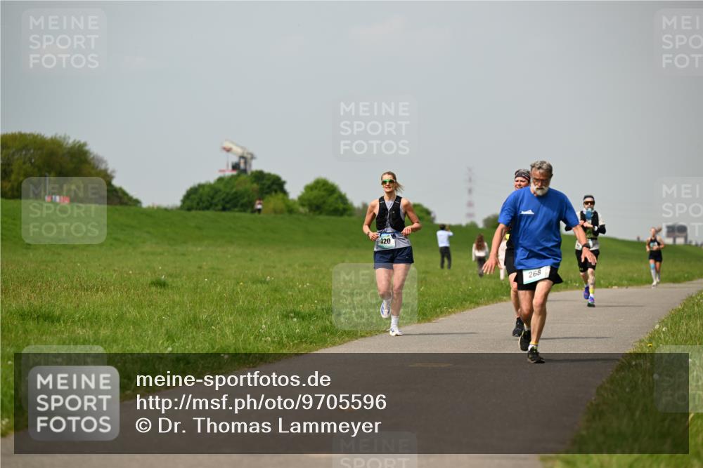 10.05.2026 - 8. Wedeler Halbmarathon Dr. Thomas Lammeyer http://msf.ph/oto/9705596 10.05.2026 11:54:59 Laufen 320, 268 meine-sportfotos.de