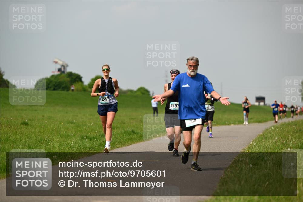 10.05.2026 - 8. Wedeler Halbmarathon Dr. Thomas Lammeyer http://msf.ph/oto/9705601 10.05.2026 11:55:00 Laufen 320, 2197 meine-sportfotos.de