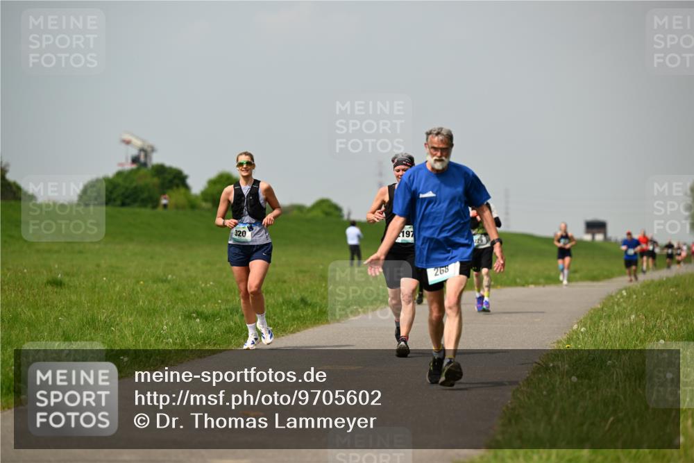 10.05.2026 - 8. Wedeler Halbmarathon Dr. Thomas Lammeyer http://msf.ph/oto/9705602 10.05.2026 11:55:00 Laufen 197, 320, 268, 229 meine-sportfotos.de