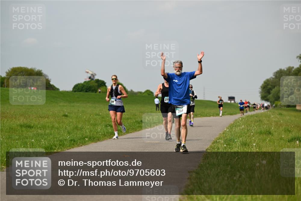 10.05.2026 - 8. Wedeler Halbmarathon Dr. Thomas Lammeyer http://msf.ph/oto/9705603 10.05.2026 11:55:01 Laufen 219, 320, 268 meine-sportfotos.de
