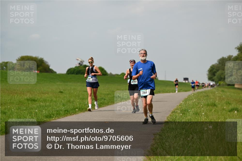10.05.2026 - 8. Wedeler Halbmarathon Dr. Thomas Lammeyer http://msf.ph/oto/9705606 10.05.2026 11:55:01 Laufen 320, 2197, 268 meine-sportfotos.de