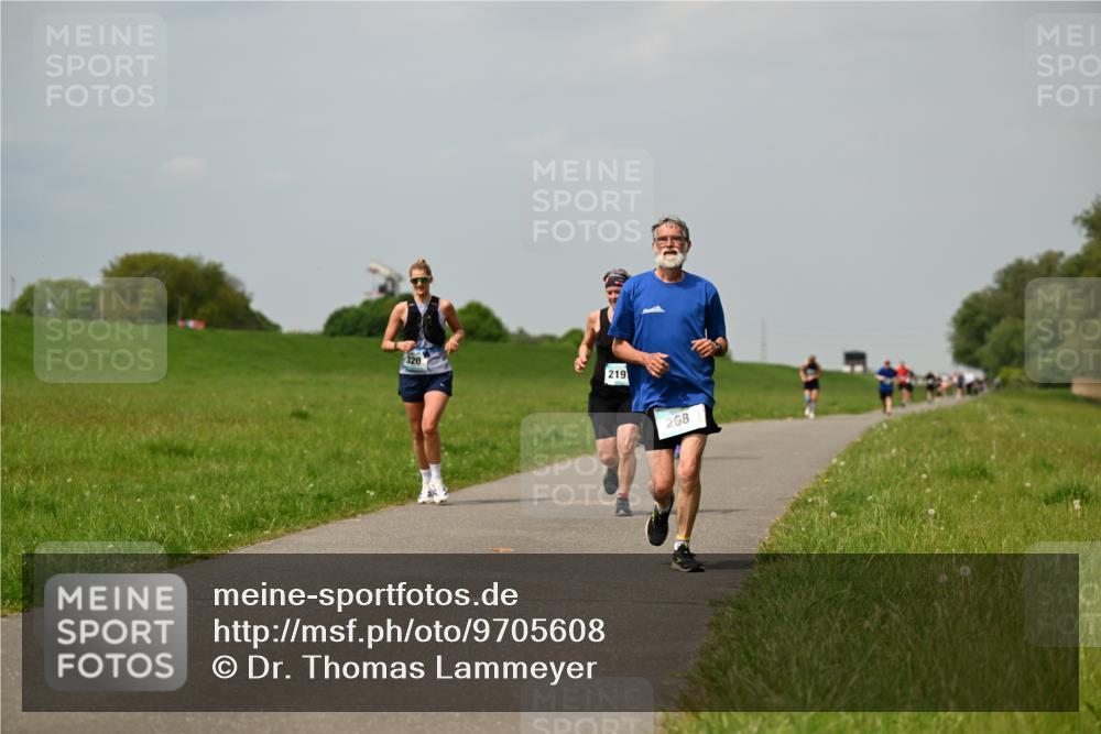 10.05.2026 - 8. Wedeler Halbmarathon Dr. Thomas Lammeyer http://msf.ph/oto/9705608 10.05.2026 11:55:01 Laufen 320, 219, 268 meine-sportfotos.de