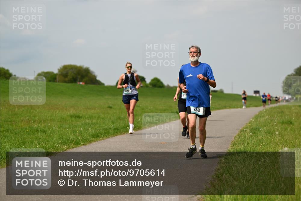 10.05.2026 - 8. Wedeler Halbmarathon Dr. Thomas Lammeyer http://msf.ph/oto/9705614 10.05.2026 11:55:02 Laufen 320, 268 meine-sportfotos.de