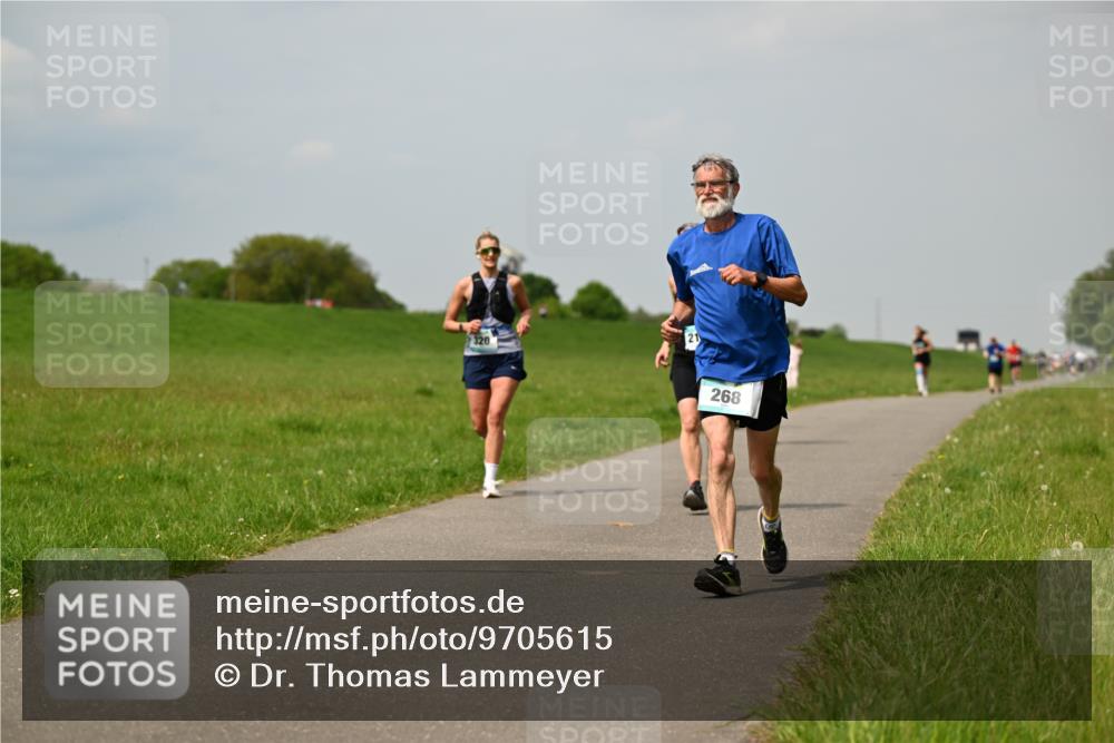 10.05.2026 - 8. Wedeler Halbmarathon Dr. Thomas Lammeyer http://msf.ph/oto/9705615 10.05.2026 11:55:02 Laufen 320, 268 meine-sportfotos.de