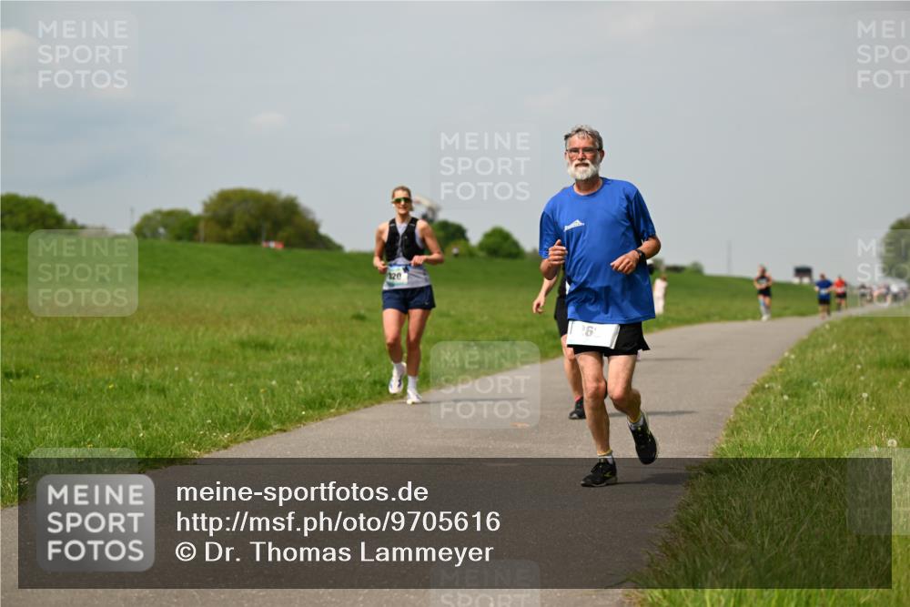 10.05.2026 - 8. Wedeler Halbmarathon Dr. Thomas Lammeyer http://msf.ph/oto/9705616 10.05.2026 11:55:02 Laufen 120 meine-sportfotos.de