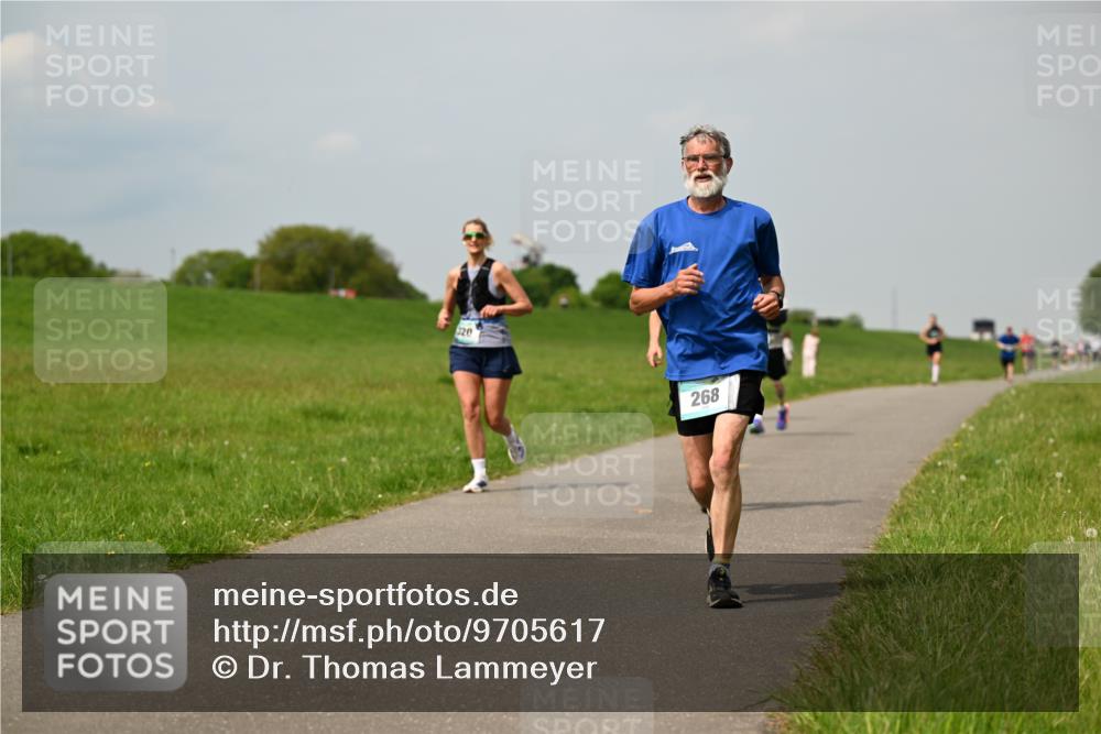 10.05.2026 - 8. Wedeler Halbmarathon Dr. Thomas Lammeyer http://msf.ph/oto/9705617 10.05.2026 11:55:03 Laufen 220, 268 meine-sportfotos.de