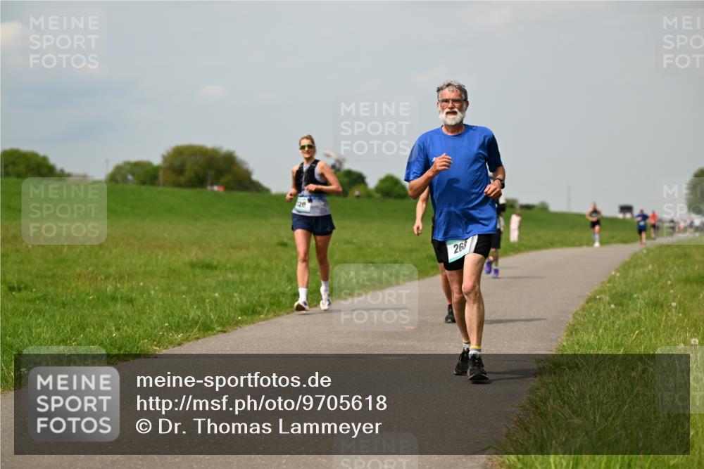 10.05.2026 - 8. Wedeler Halbmarathon Dr. Thomas Lammeyer http://msf.ph/oto/9705618 10.05.2026 11:55:03 Laufen 268 meine-sportfotos.de