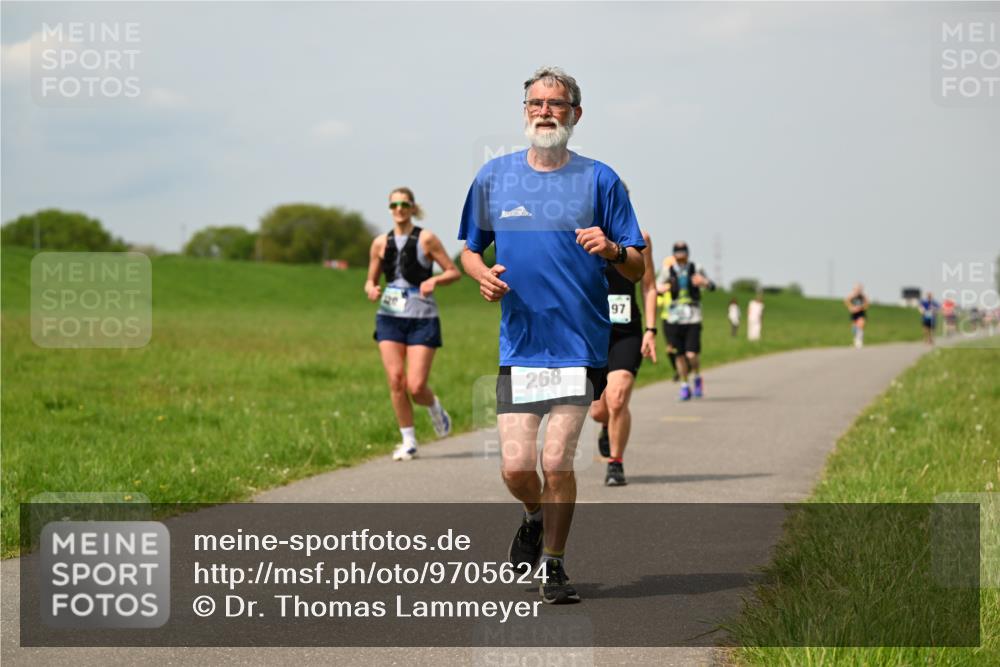 10.05.2026 - 8. Wedeler Halbmarathon Dr. Thomas Lammeyer http://msf.ph/oto/9705624 10.05.2026 11:55:04 Laufen 268 meine-sportfotos.de