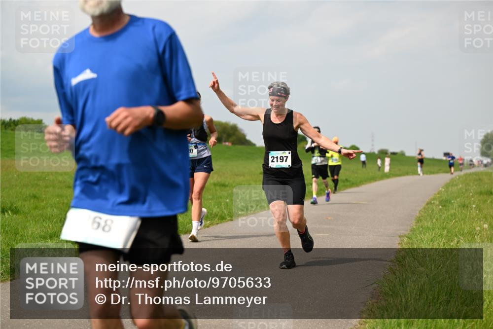 10.05.2026 - 8. Wedeler Halbmarathon Dr. Thomas Lammeyer http://msf.ph/oto/9705633 10.05.2026 11:55:05 Laufen 2197 meine-sportfotos.de