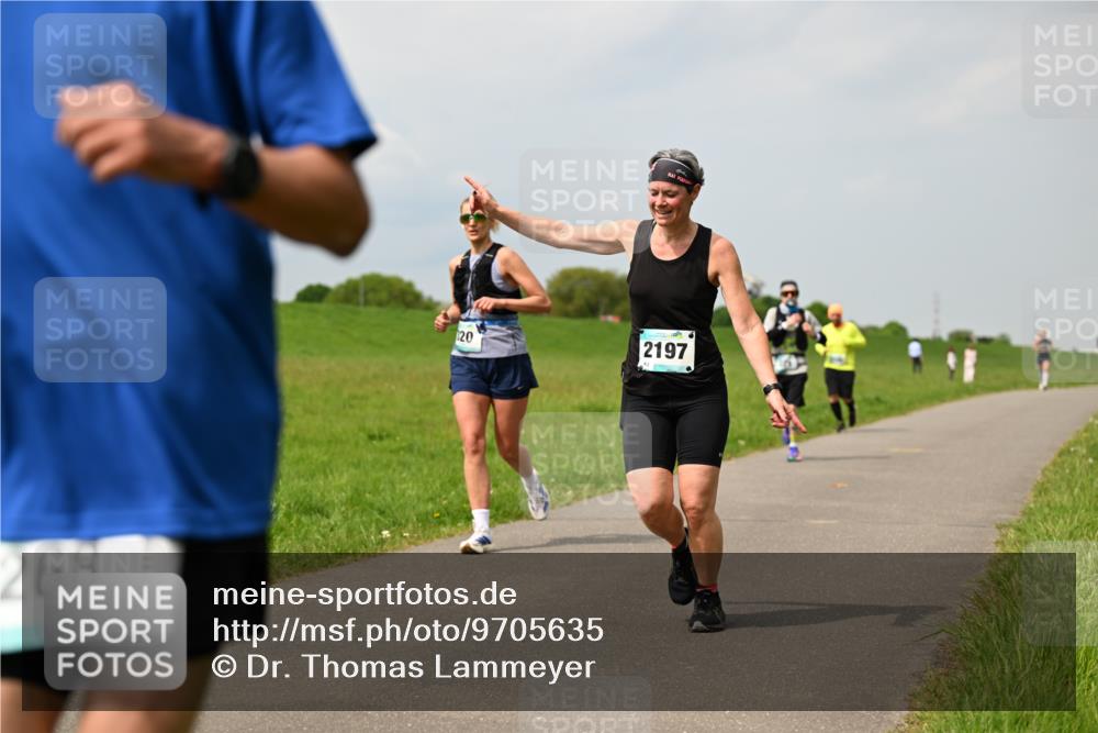 10.05.2026 - 8. Wedeler Halbmarathon Dr. Thomas Lammeyer http://msf.ph/oto/9705635 10.05.2026 11:55:06 Laufen 268, 2197 meine-sportfotos.de