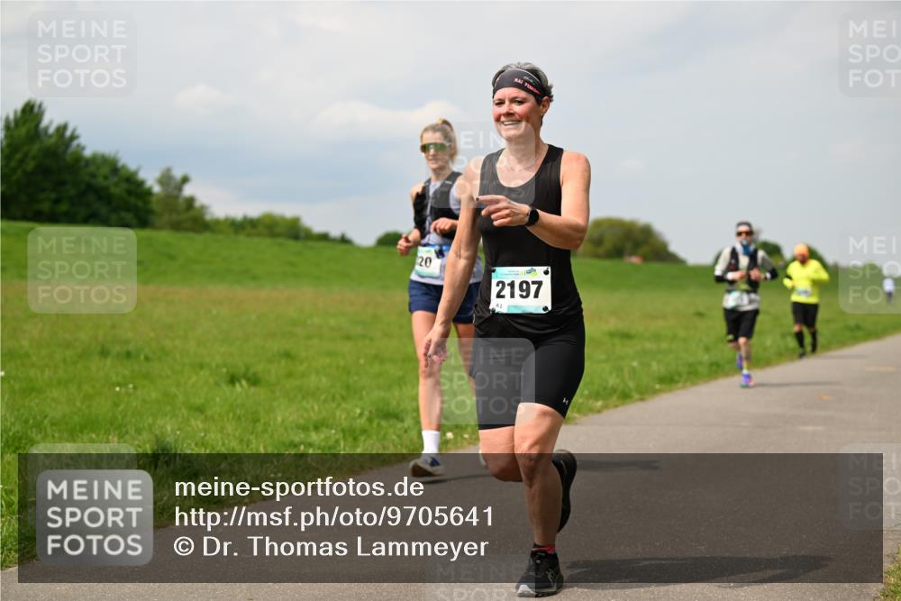 10.05.2026 - 8. Wedeler Halbmarathon Dr. Thomas Lammeyer http://msf.ph/oto/9705641 10.05.2026 11:55:06 Laufen 2197 meine-sportfotos.de
