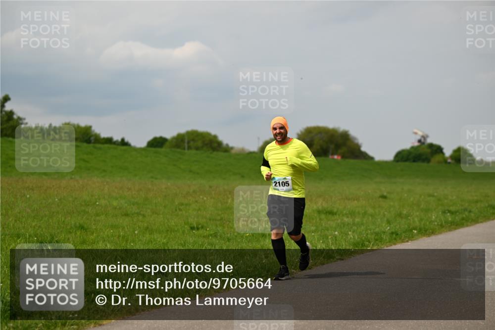 10.05.2026 - 8. Wedeler Halbmarathon Dr. Thomas Lammeyer http://msf.ph/oto/9705664 10.05.2026 11:55:11 Laufen 2105 meine-sportfotos.de