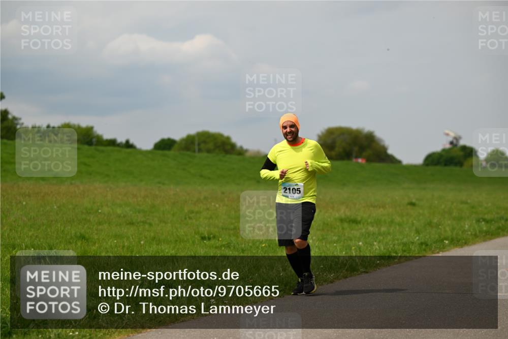 10.05.2026 - 8. Wedeler Halbmarathon Dr. Thomas Lammeyer http://msf.ph/oto/9705665 10.05.2026 11:55:11 Laufen 2105 meine-sportfotos.de