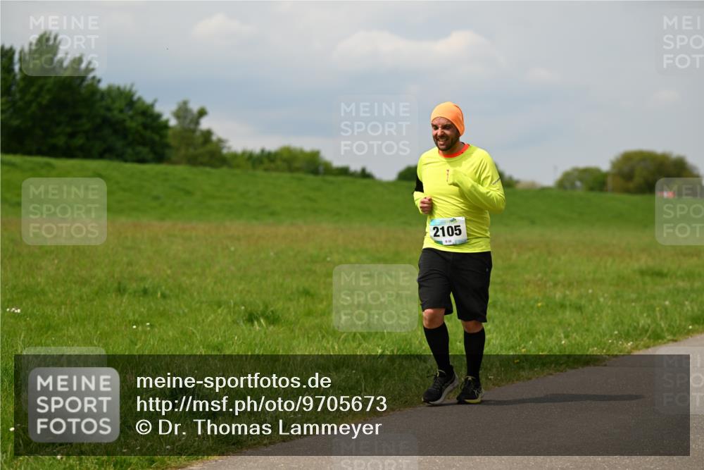 10.05.2026 - 8. Wedeler Halbmarathon Dr. Thomas Lammeyer http://msf.ph/oto/9705673 10.05.2026 11:55:12 Laufen 2105, 856 meine-sportfotos.de