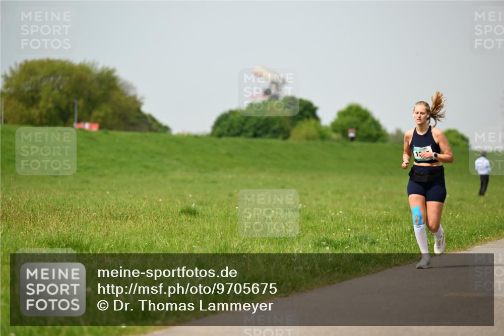 10.05.2026 - 8. Wedeler Halbmarathon Dr. Thomas Lammeyer http://msf.ph/oto/9705675 10.05.2026 11:55:18 Laufen  meine-sportfotos.de