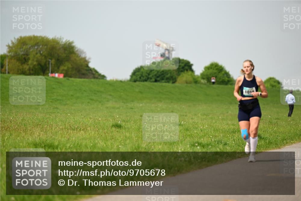 10.05.2026 - 8. Wedeler Halbmarathon Dr. Thomas Lammeyer http://msf.ph/oto/9705678 10.05.2026 11:55:19 Laufen 101 meine-sportfotos.de