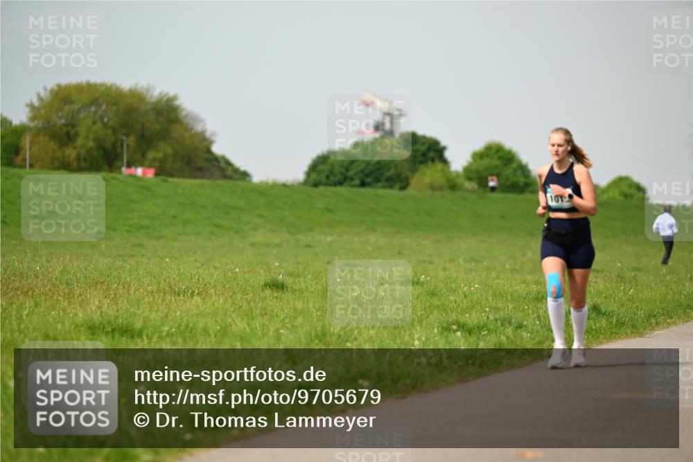 10.05.2026 - 8. Wedeler Halbmarathon Dr. Thomas Lammeyer http://msf.ph/oto/9705679 10.05.2026 11:55:19 Laufen  meine-sportfotos.de