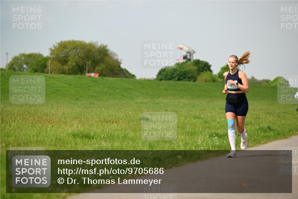 10.05.2026 - 8. Wedeler Halbmarathon Dr. Thomas Lammeyer http://msf.ph/oto/9705686 10.05.2026 11:55:20 Laufen  meine-sportfotos.de