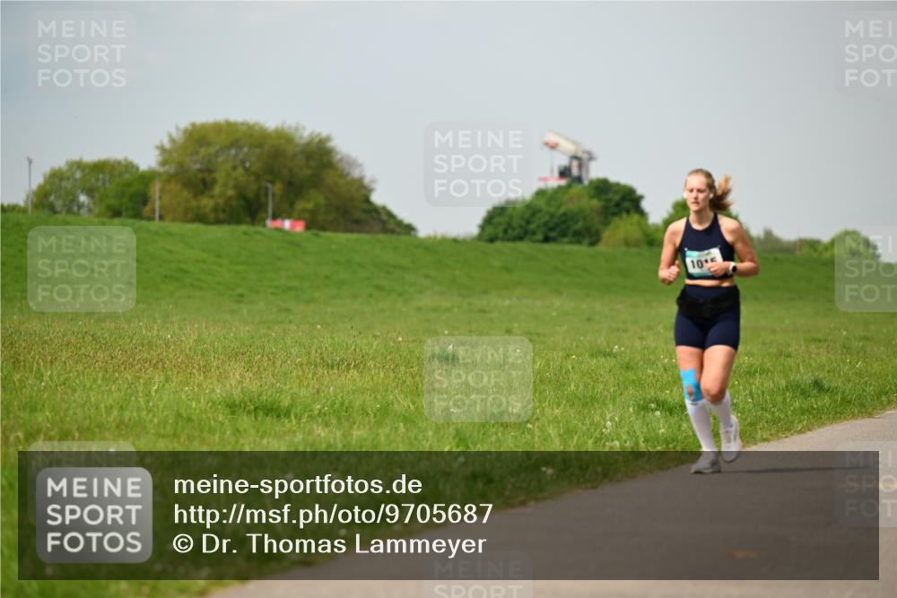 10.05.2026 - 8. Wedeler Halbmarathon Dr. Thomas Lammeyer http://msf.ph/oto/9705687 10.05.2026 11:55:20 Laufen  meine-sportfotos.de