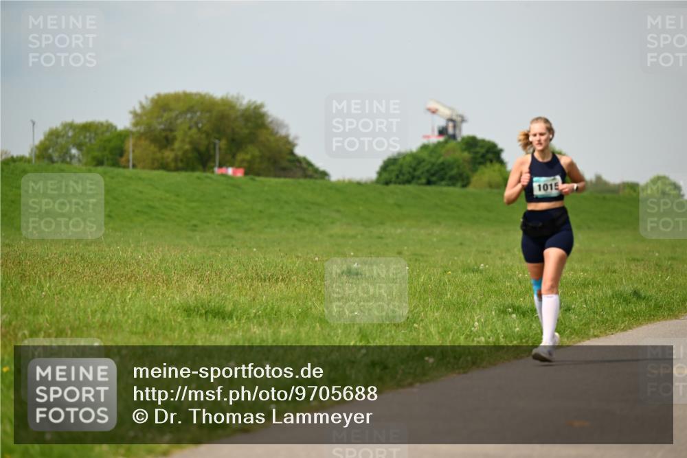 10.05.2026 - 8. Wedeler Halbmarathon Dr. Thomas Lammeyer http://msf.ph/oto/9705688 10.05.2026 11:55:20 Laufen 1015 meine-sportfotos.de