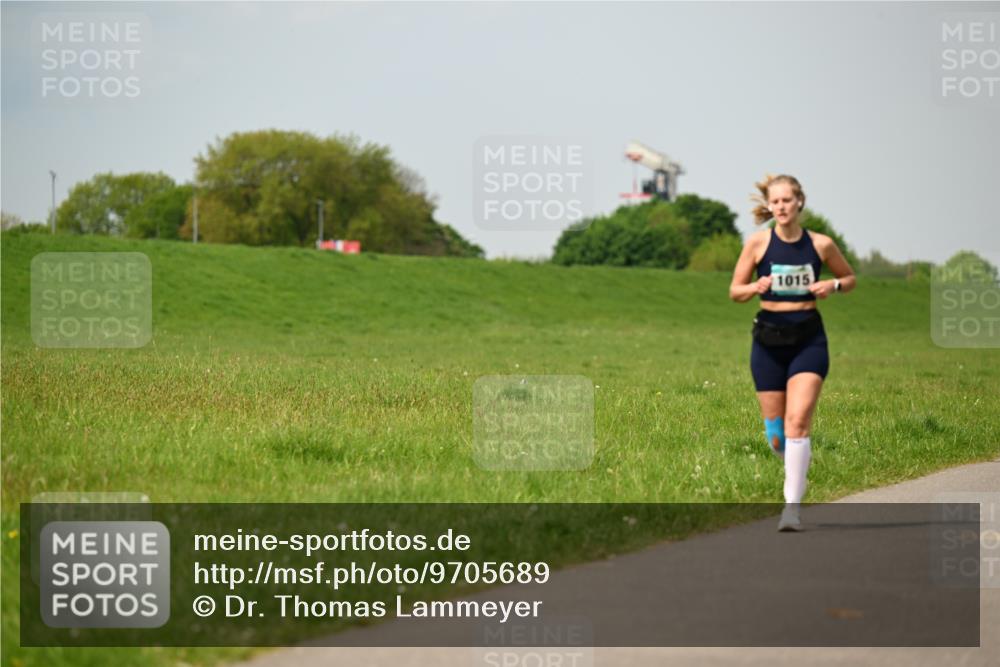 10.05.2026 - 8. Wedeler Halbmarathon Dr. Thomas Lammeyer http://msf.ph/oto/9705689 10.05.2026 11:55:20 Laufen 1015 meine-sportfotos.de