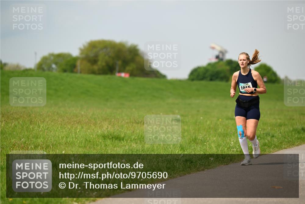 10.05.2026 - 8. Wedeler Halbmarathon Dr. Thomas Lammeyer http://msf.ph/oto/9705690 10.05.2026 11:55:21 Laufen 1015 meine-sportfotos.de