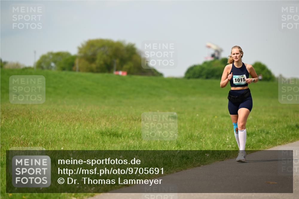 10.05.2026 - 8. Wedeler Halbmarathon Dr. Thomas Lammeyer http://msf.ph/oto/9705691 10.05.2026 11:55:21 Laufen 1015 meine-sportfotos.de