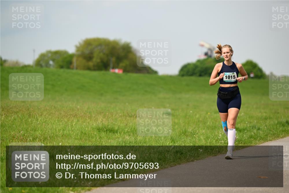 10.05.2026 - 8. Wedeler Halbmarathon Dr. Thomas Lammeyer http://msf.ph/oto/9705693 10.05.2026 11:55:21 Laufen 1015 meine-sportfotos.de