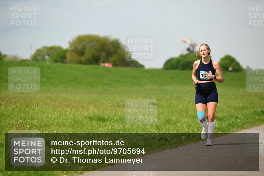 10.05.2026 - 8. Wedeler Halbmarathon Dr. Thomas Lammeyer http://msf.ph/oto/9705694 10.05.2026 11:55:21 Laufen  meine-sportfotos.de