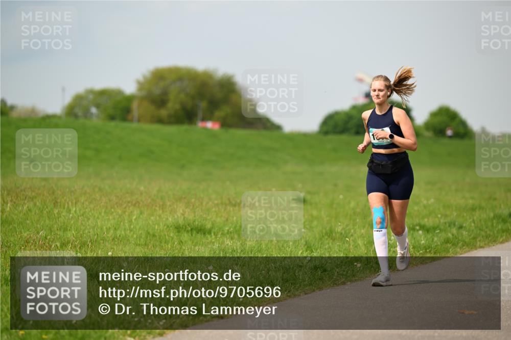 10.05.2026 - 8. Wedeler Halbmarathon Dr. Thomas Lammeyer http://msf.ph/oto/9705696 10.05.2026 11:55:21 Laufen  meine-sportfotos.de