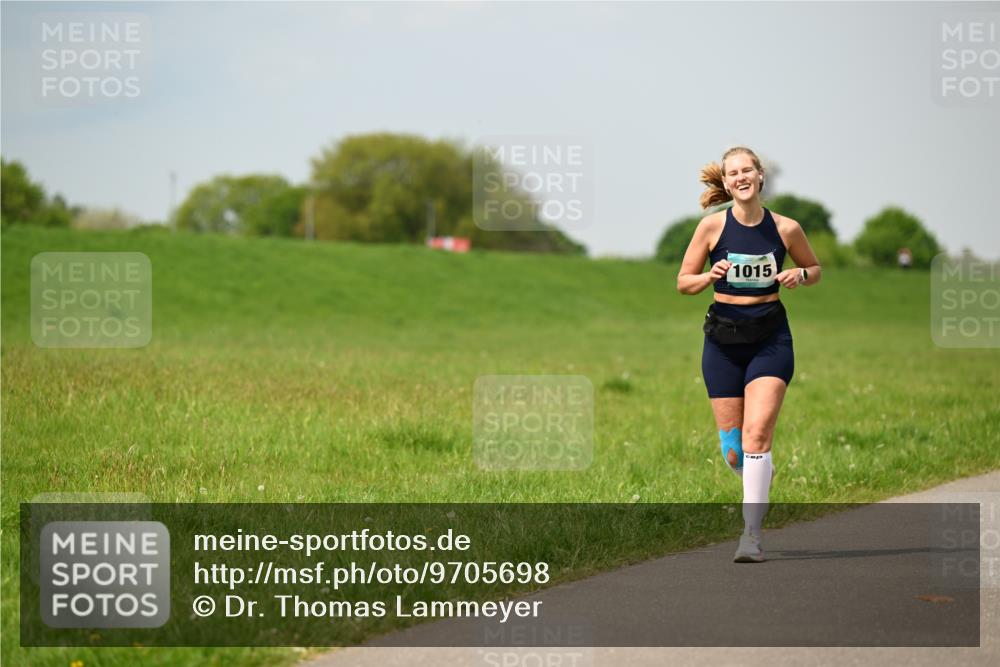 10.05.2026 - 8. Wedeler Halbmarathon Dr. Thomas Lammeyer http://msf.ph/oto/9705698 10.05.2026 11:55:22 Laufen 1015 meine-sportfotos.de
