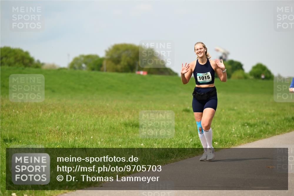 10.05.2026 - 8. Wedeler Halbmarathon Dr. Thomas Lammeyer http://msf.ph/oto/9705703 10.05.2026 11:55:22 Laufen 1015 meine-sportfotos.de