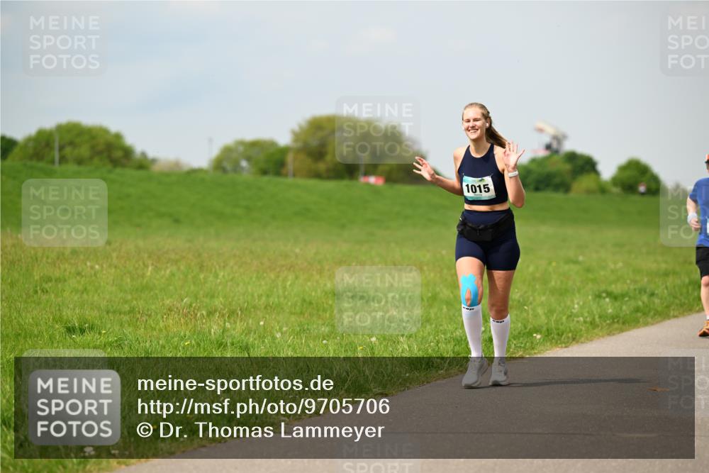 10.05.2026 - 8. Wedeler Halbmarathon Dr. Thomas Lammeyer http://msf.ph/oto/9705706 10.05.2026 11:55:23 Laufen 1015 meine-sportfotos.de