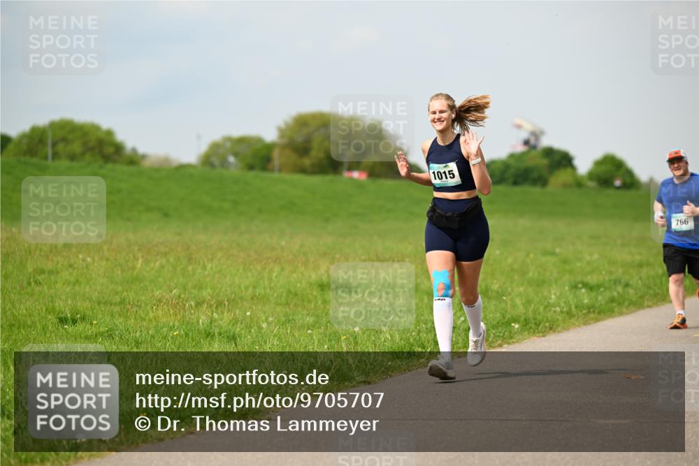 10.05.2026 - 8. Wedeler Halbmarathon Dr. Thomas Lammeyer http://msf.ph/oto/9705707 10.05.2026 11:55:23 Laufen 1015, 766 meine-sportfotos.de