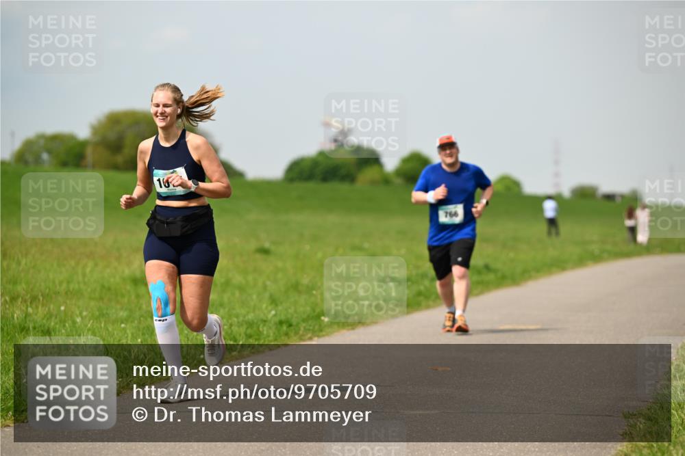 10.05.2026 - 8. Wedeler Halbmarathon Dr. Thomas Lammeyer http://msf.ph/oto/9705709 10.05.2026 11:55:24 Laufen 102, 766 meine-sportfotos.de