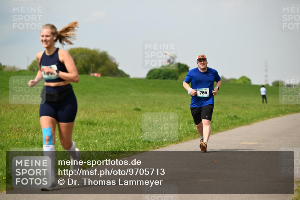 10.05.2026 - 8. Wedeler Halbmarathon Dr. Thomas Lammeyer http://msf.ph/oto/9705713 10.05.2026 11:55:24 Laufen 766 meine-sportfotos.de