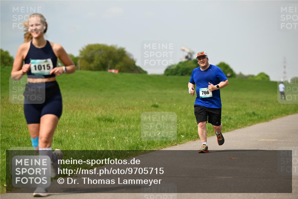 10.05.2026 - 8. Wedeler Halbmarathon Dr. Thomas Lammeyer http://msf.ph/oto/9705715 10.05.2026 11:55:25 Laufen 1015, 766 meine-sportfotos.de