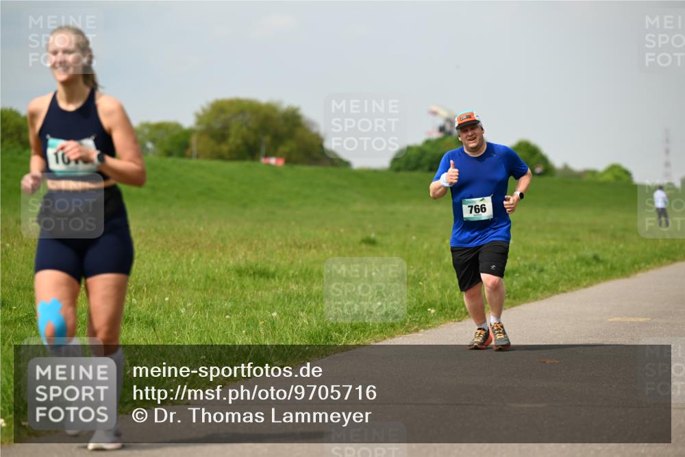 10.05.2026 - 8. Wedeler Halbmarathon Dr. Thomas Lammeyer http://msf.ph/oto/9705716 10.05.2026 11:55:25 Laufen 766 meine-sportfotos.de