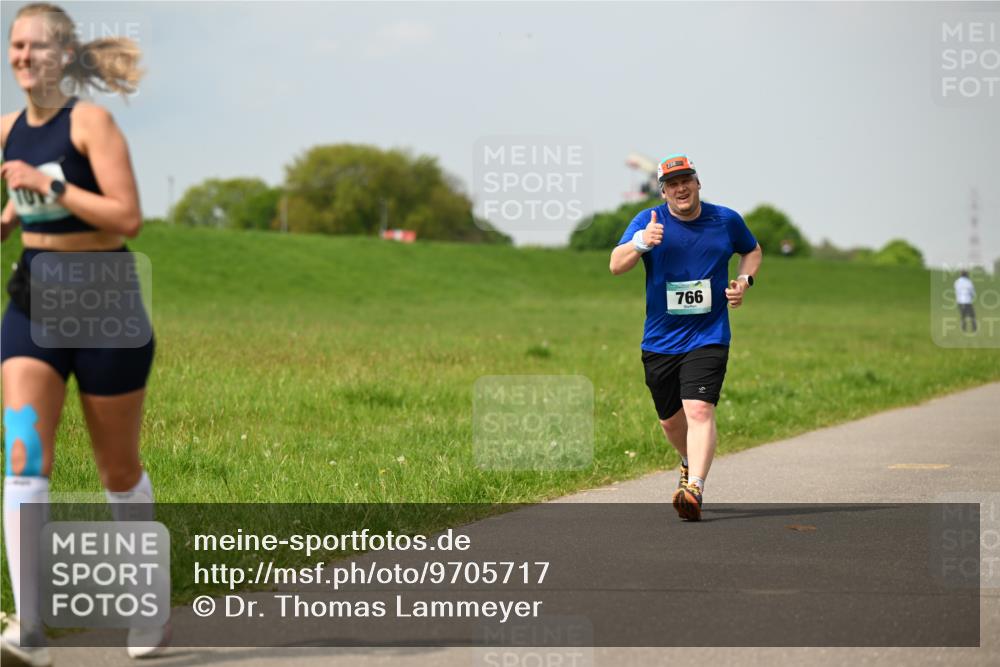 10.05.2026 - 8. Wedeler Halbmarathon Dr. Thomas Lammeyer http://msf.ph/oto/9705717 10.05.2026 11:55:25 Laufen 766 meine-sportfotos.de