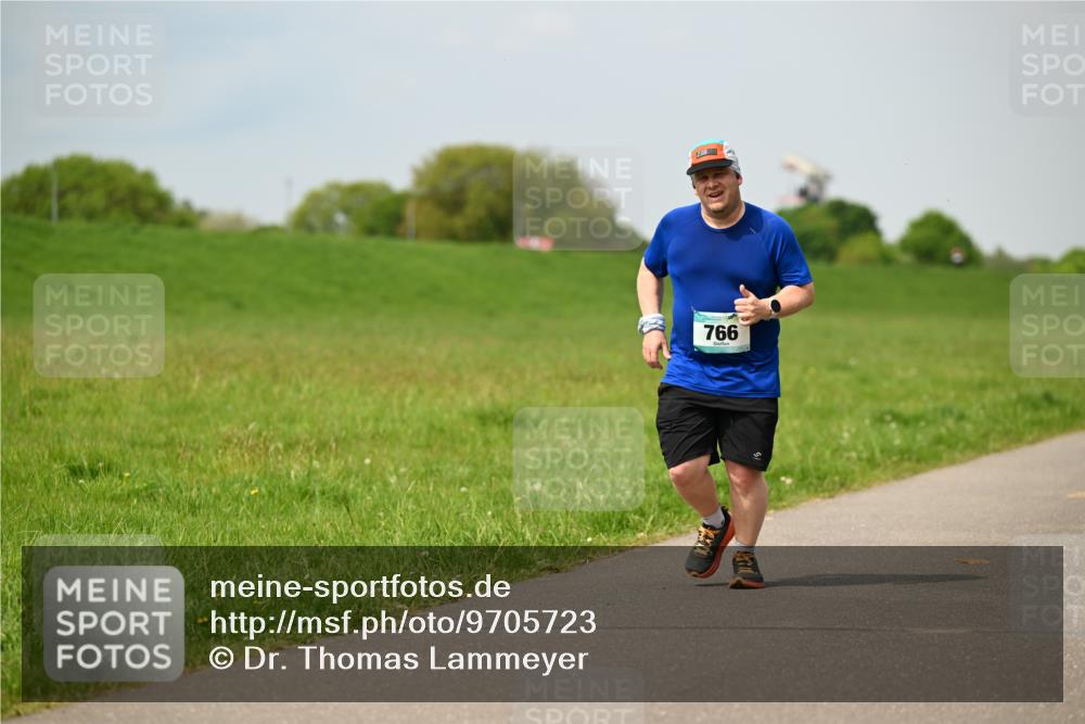 10.05.2026 - 8. Wedeler Halbmarathon Dr. Thomas Lammeyer http://msf.ph/oto/9705723 10.05.2026 11:55:26 Laufen 766 meine-sportfotos.de
